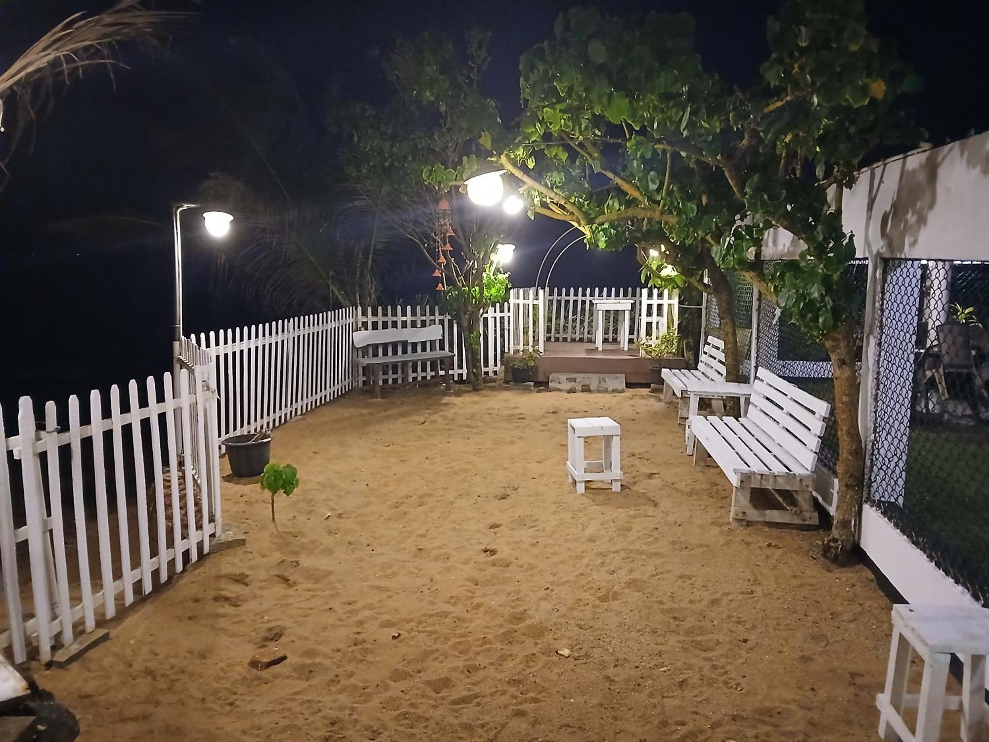 Ashen'S Beach House Bussa エクステリア 写真